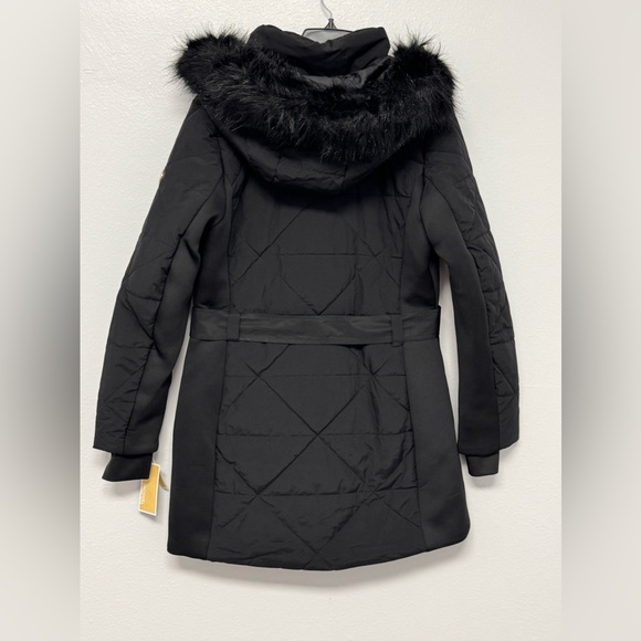 NWT! Comfy, light weight, but warm puffer coat! Perfect for those cold days! - Picture 4 of 4